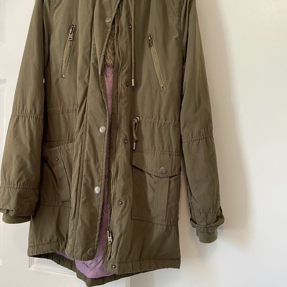 • Aeropostale army green faux fur lined coat • - Picture 4 of 8